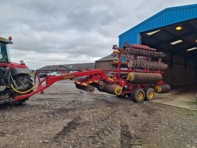 Vaderstad Carrier 820