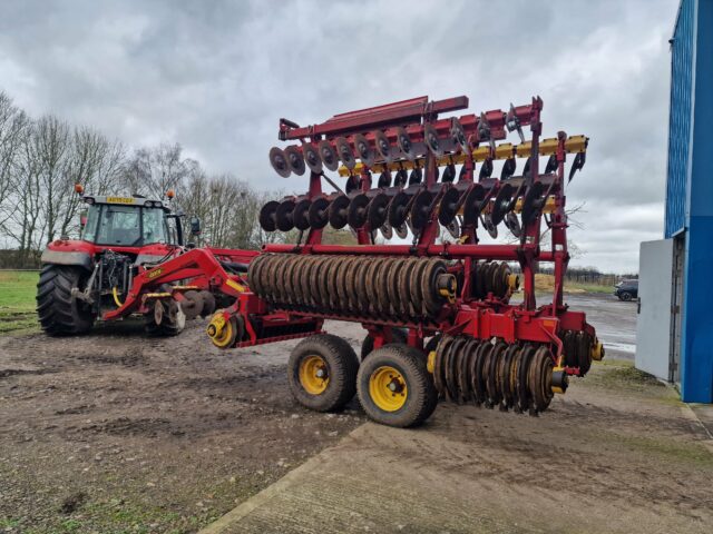 Vaderstad Carrier 820