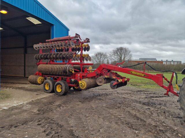Vaderstad Carrier 820