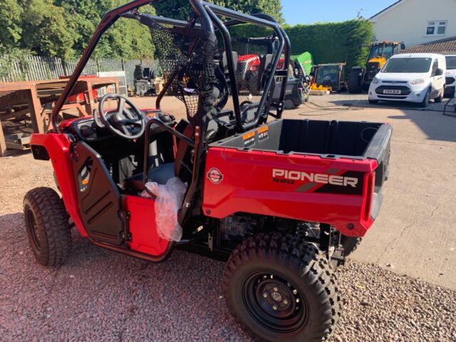 2M040726 HONDA PIONEER 520 UTV