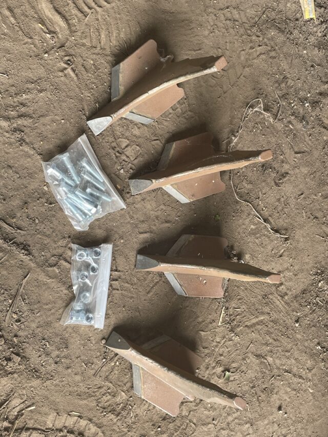 FOUR   HE-VA  Tungsten faced points