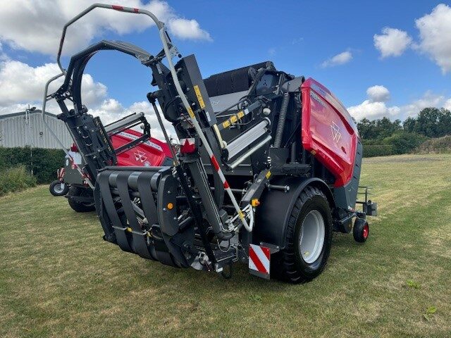 MA005307 DEMO MF RB416V PROTEC BALER