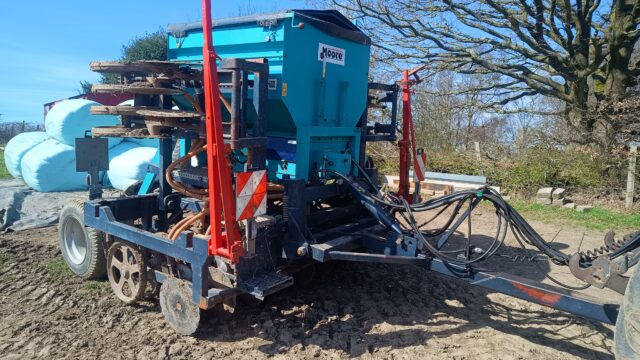 Moore Unidrill 4m direct disc drill