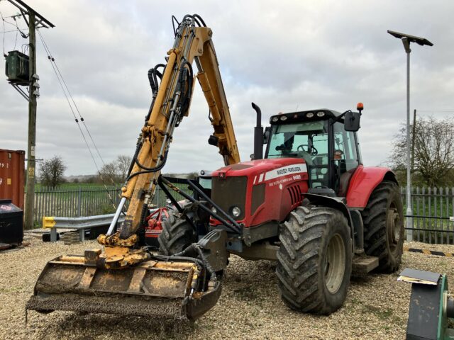MASSEY FERGUSON 6485 WITH HERDER