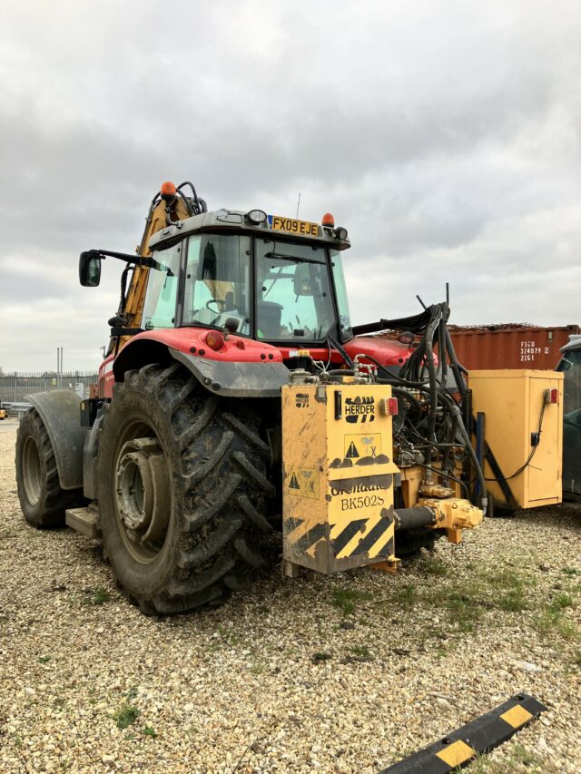 MASSEY FERGUSON 6485 WITH HERDER