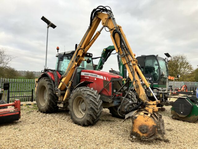 MASSEY FERGUSON 6485 WITH HERDER