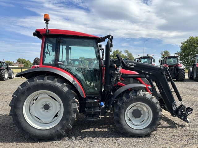 VA000303 VALTRA A95SH TRACTOR & LOADER