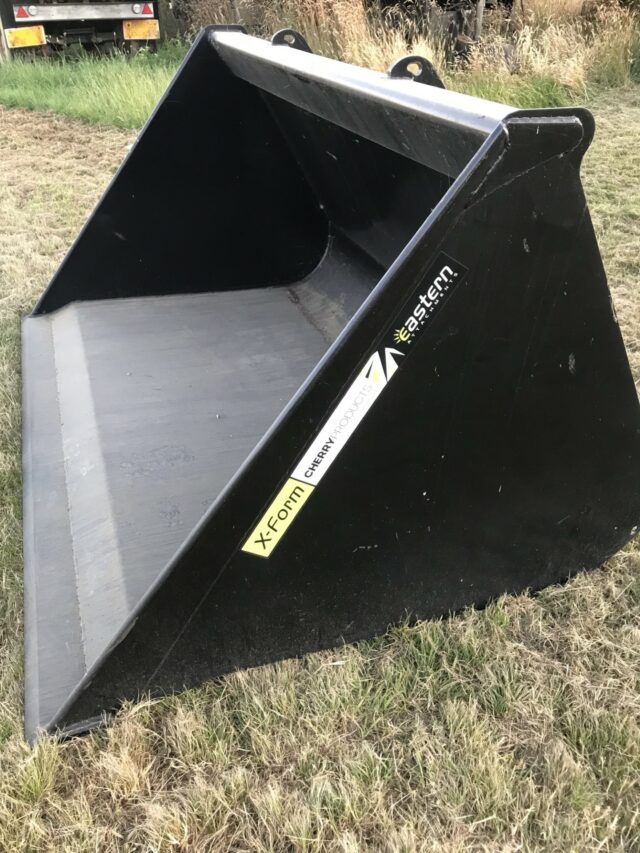 GRAIN BUCKET