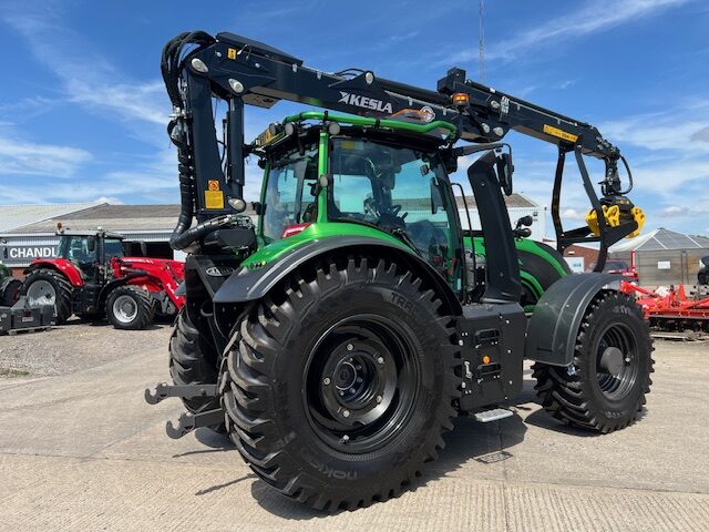 VA000269 VALTRA T235A TRACTOR & KESLA