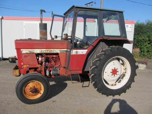 International 385 2wd Tractor