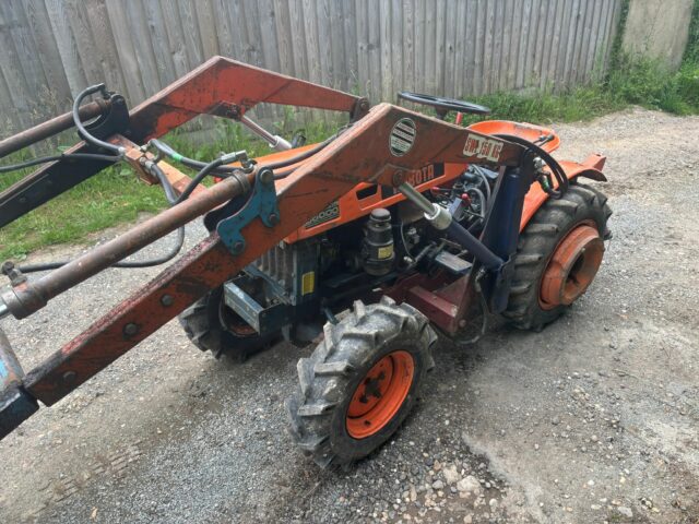 Kubota B6000
