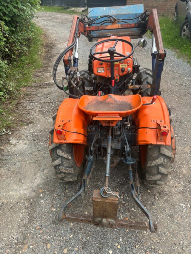 Kubota B6000