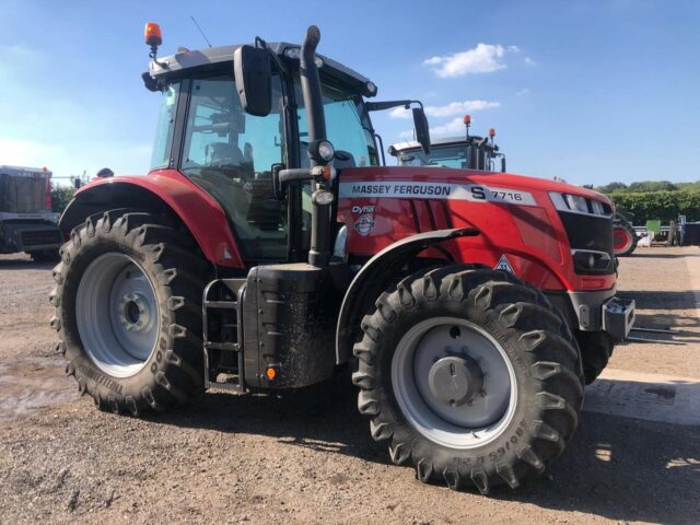 TB001275 – 2021 Massey Ferguson 7716S Tractor