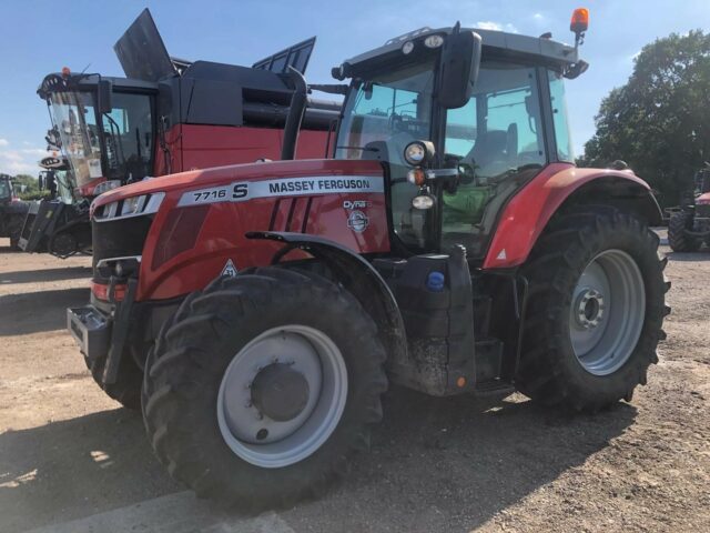 TB001275 – 2021 Massey Ferguson 7716S Tractor