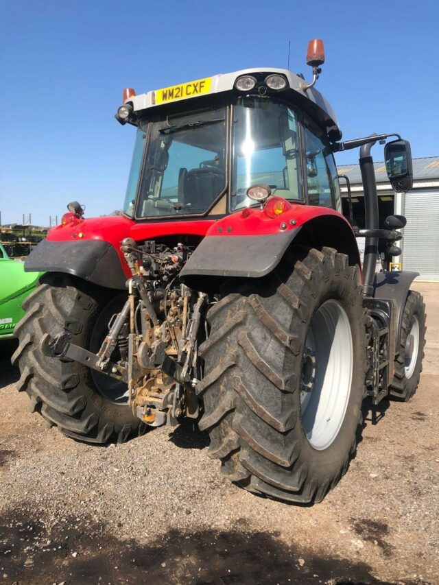 TB001275 – 2021 Massey Ferguson 7716S Tractor