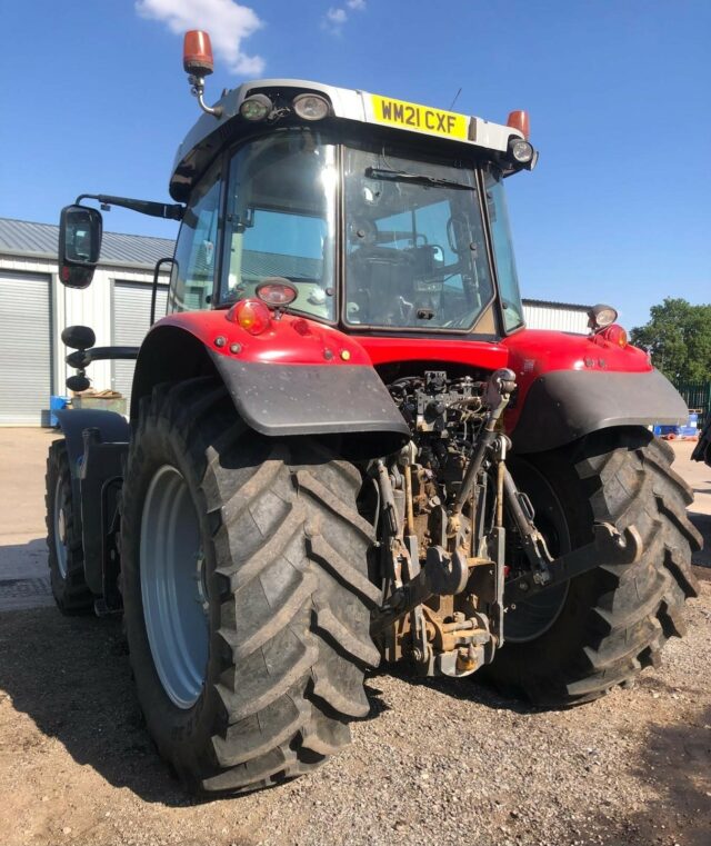 TB001275 – 2021 Massey Ferguson 7716S Tractor