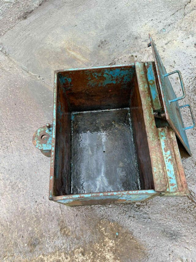 Front box to fit 7840 new Holland tracto