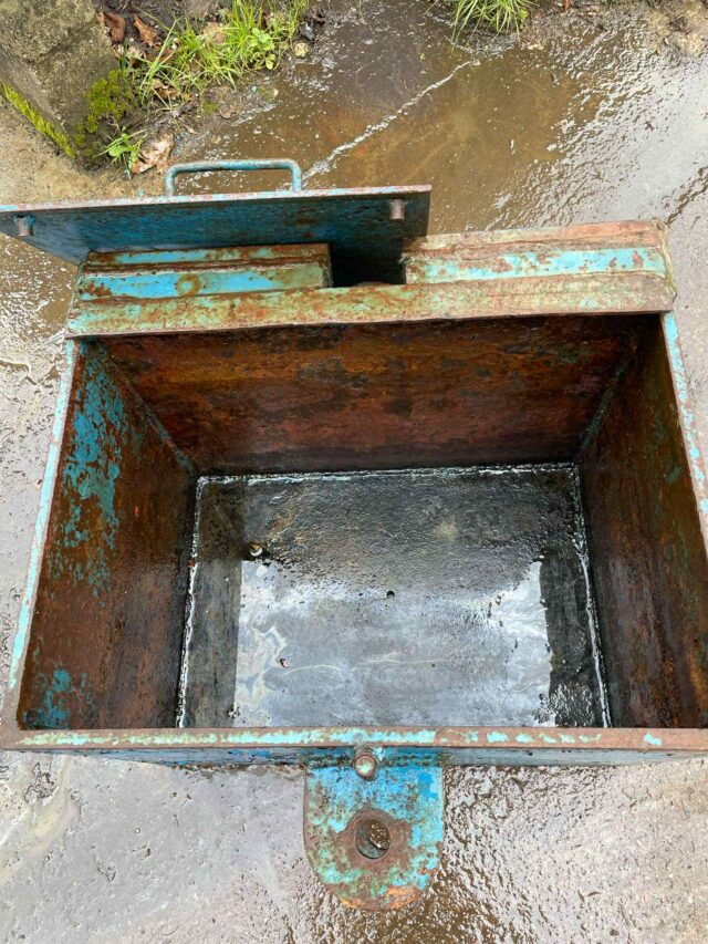 Front box to fit 7840 new Holland tracto