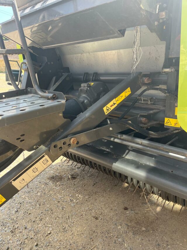 One- 2010 Claas Variant 380 Round baler,