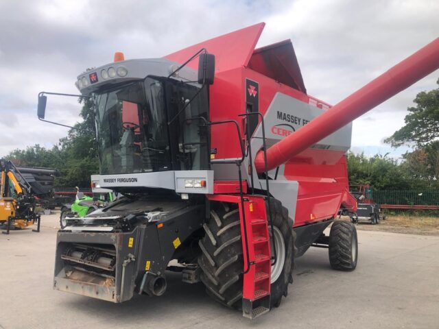 TA002239 2008 Massey Ferguson 7278 AL Combine Harvester