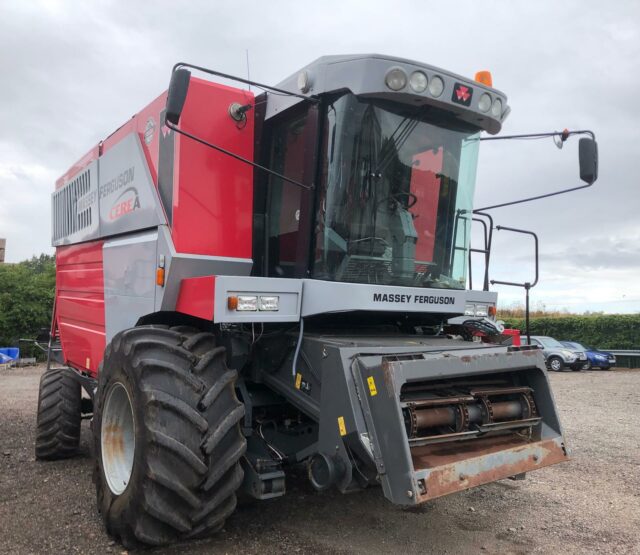 T5011908 2008 MASSEY FERGUSON 7278AL COMBINE