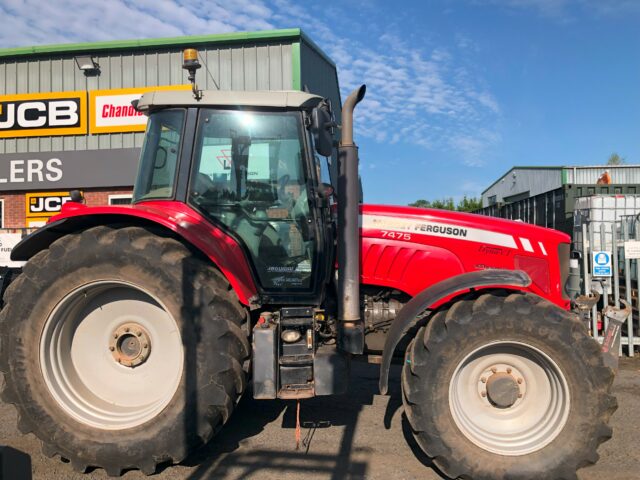 TH01432B MF7475 4WD TRACTOR