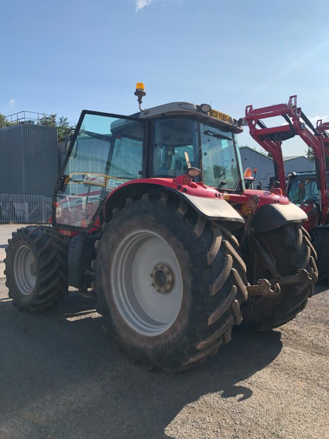 TH01432B MF7475 4WD TRACTOR