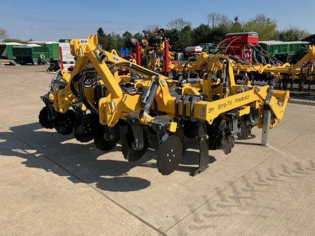 EX DEMO GRANGE MACHINERY 3M STRIP TILL