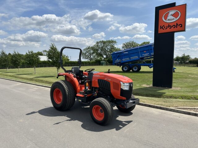 KUBOTA L1452 COMPACT TRACTOR