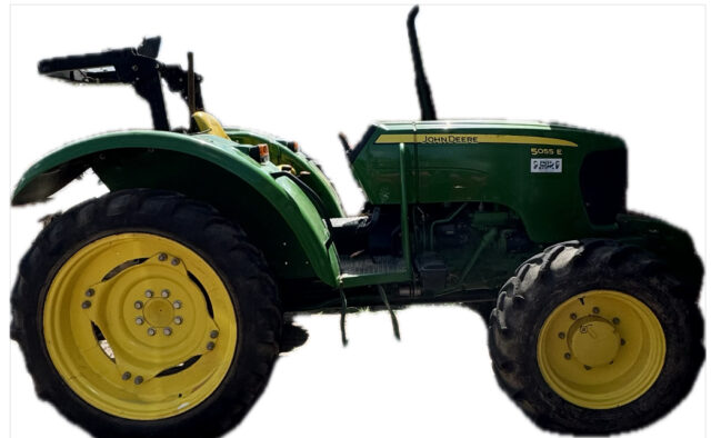 John Deere 5055E