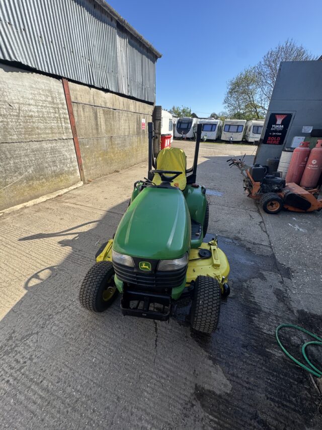 John Deere X495