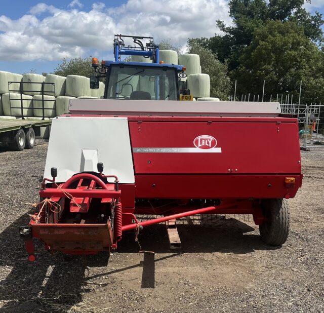 Welger baler ap830