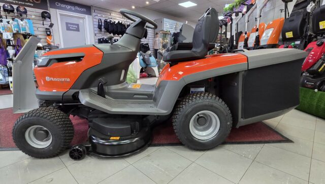 2M041092 HUSQVARNA TC114 RIDE ON MOWER