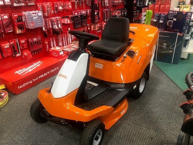 2M041105 STIHL RT4082.1 RIDE ON MOWER