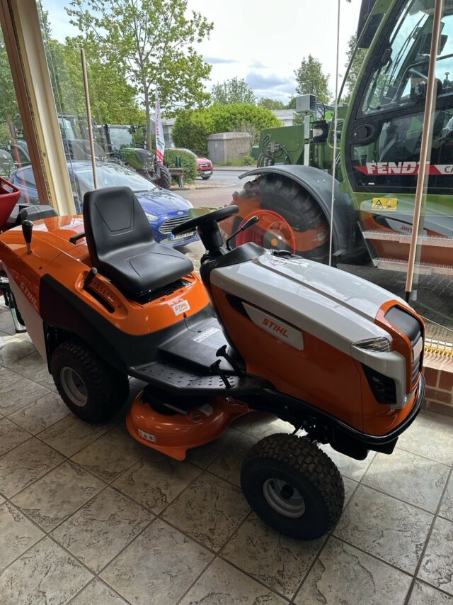 2M041107 STIHL RT5097.1 RIDE ON MOWER