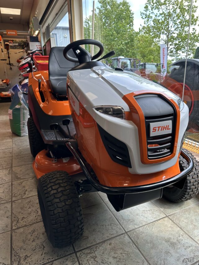 2M041107 STIHL RT5097.1 RIDE ON MOWER