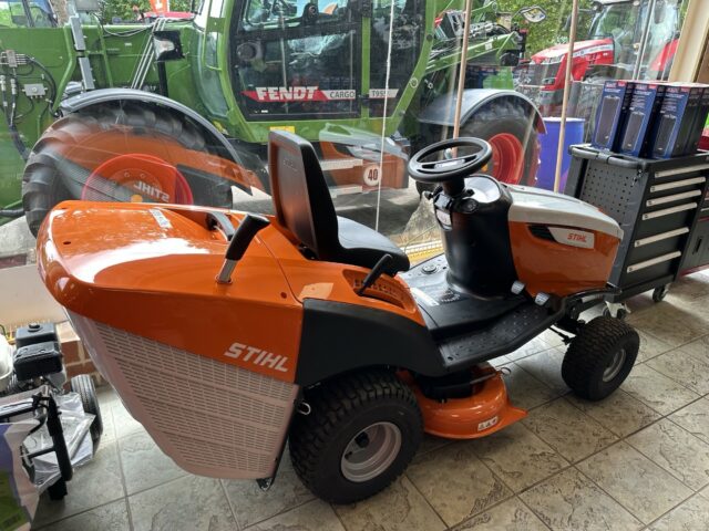 2M041107 STIHL RT5097.1 RIDE ON MOWER
