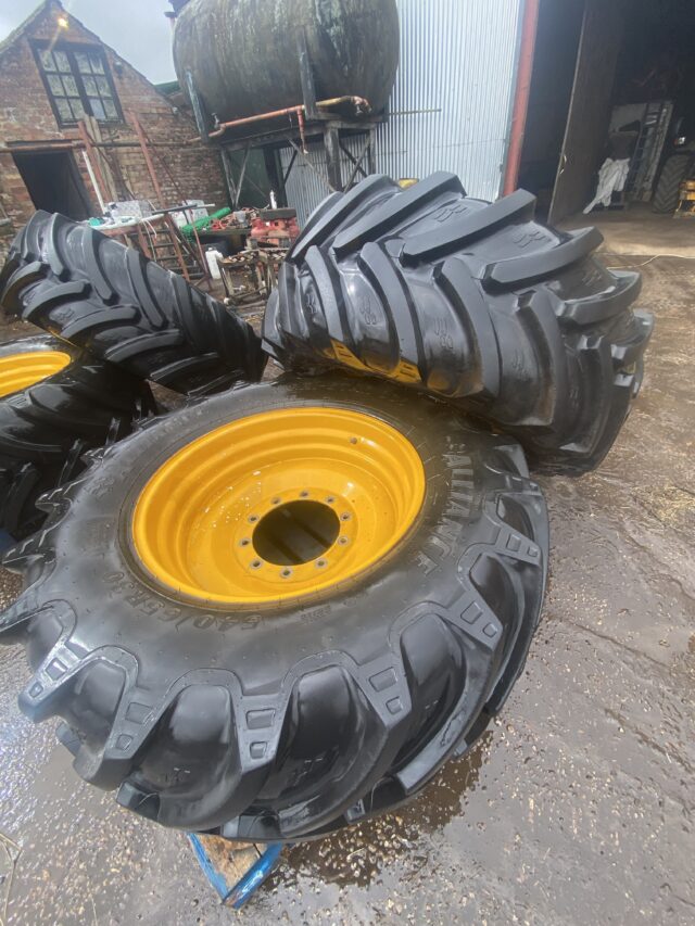 Jcb fastrac wheels and tyres 540/65 R30