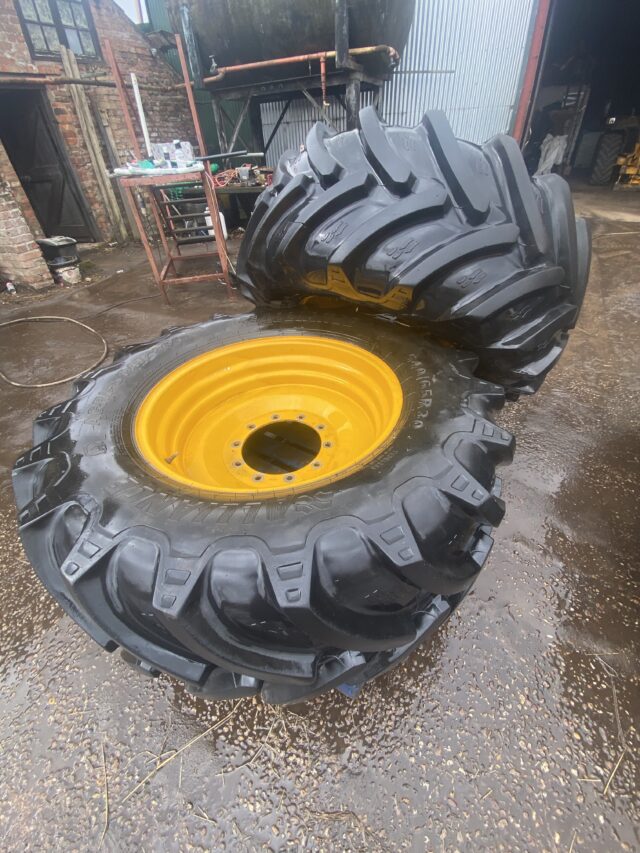 Jcb fastrac wheels and tyres 540/65 R30