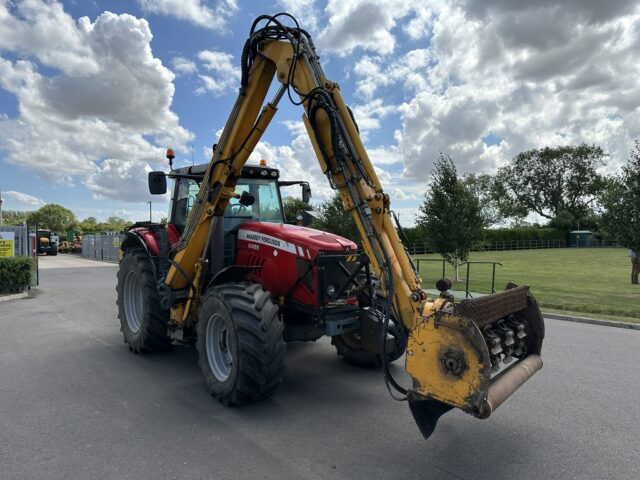 MASSEY FERGUSON 6485 WITH HERDER