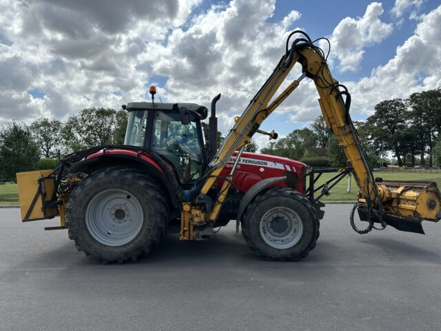 MASSEY FERGUSON 6485 WITH HERDER