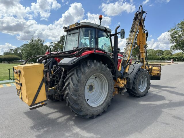MASSEY FERGUSON 6485 WITH HERDER