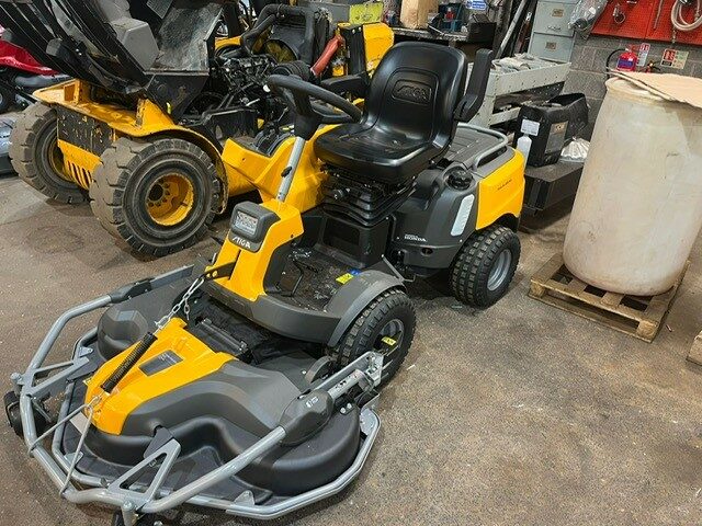 GM035583 NEW STIGA 900WX PARK PRO MOWER.