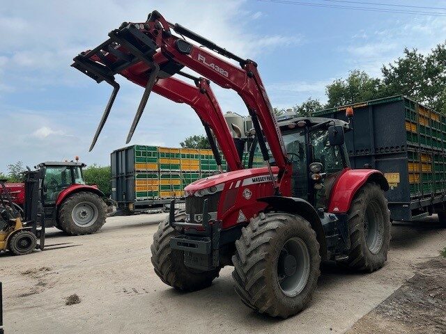 T2036716 MF7718S EFD6 TRACTOR & LOADER