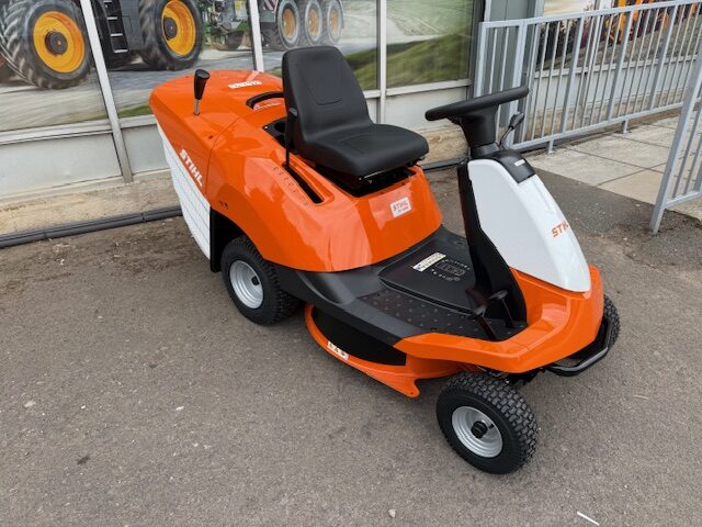 2M041104 STIHL RT4082.1 RIDE ON MOWER