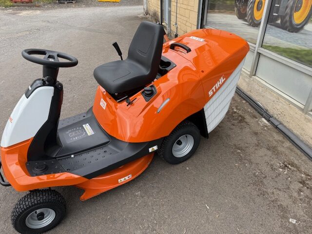 2M041104 STIHL RT4082.1 RIDE ON MOWER