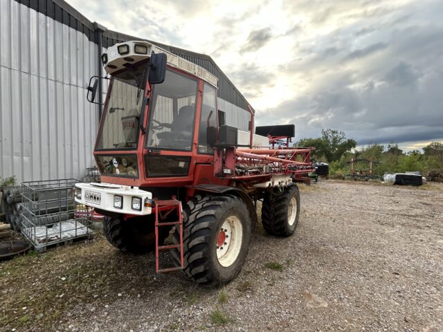 Bateman Hi-Low sprayer 24/12meter boom