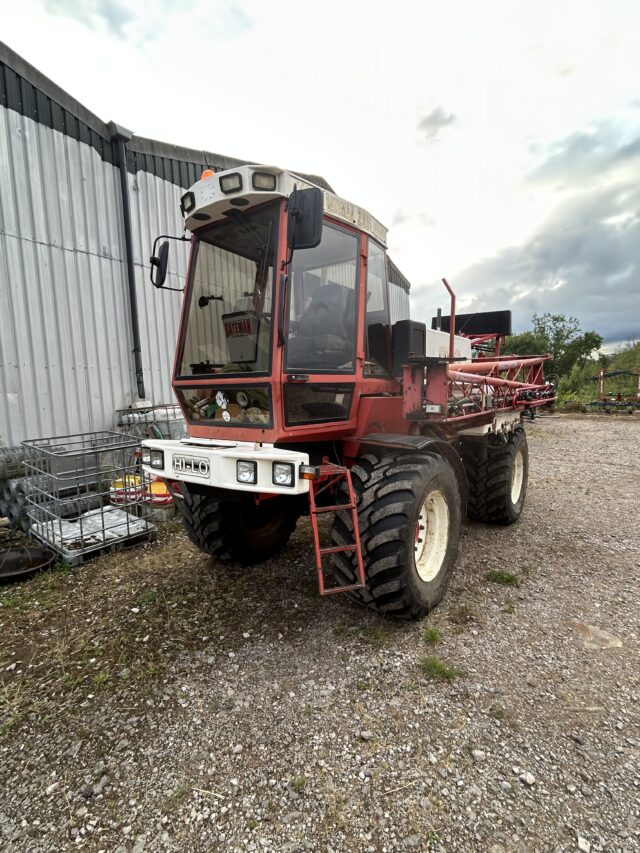 Bateman Hi-Low sprayer 24/12meter boom