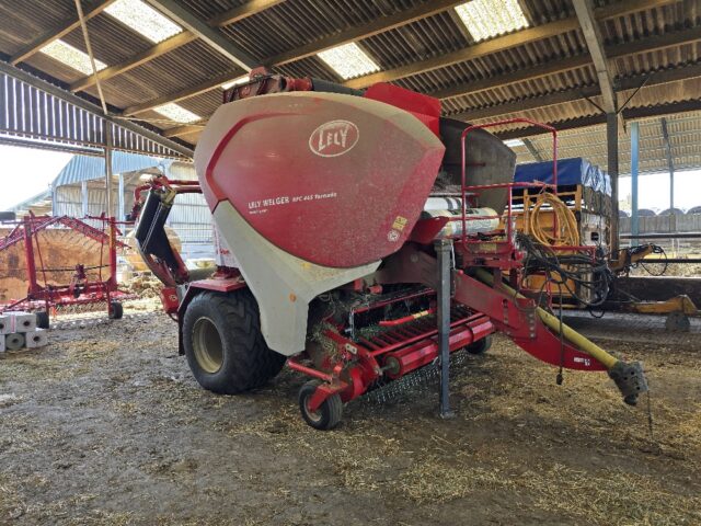T8012005 LELY TORNAD ROUND BALE WRAPPER