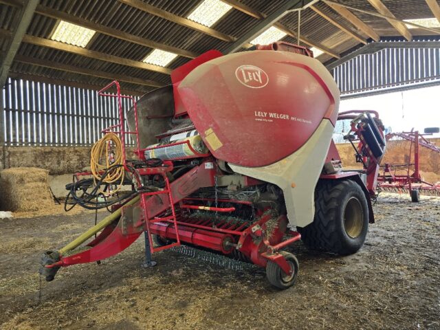 T8012005 LELY TORNAD ROUND BALE WRAPPER